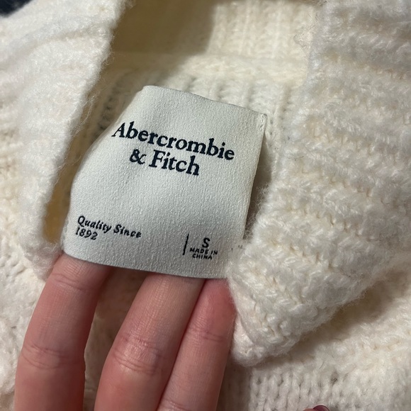 Abercrombie & Fitch White Cable Turtleneck Sweater - Picture 9 of 15